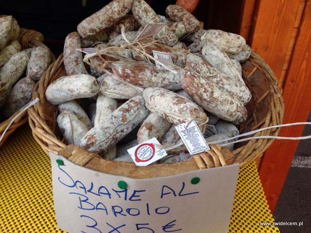 Bergamo - Villaggio Di Natale - jarmark bożonarodzeniowy - salami