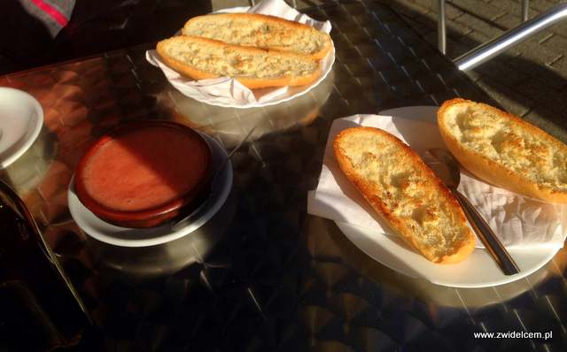 Hiszpania - Malaga - Cafe Bar Benidorm - pan con tomate