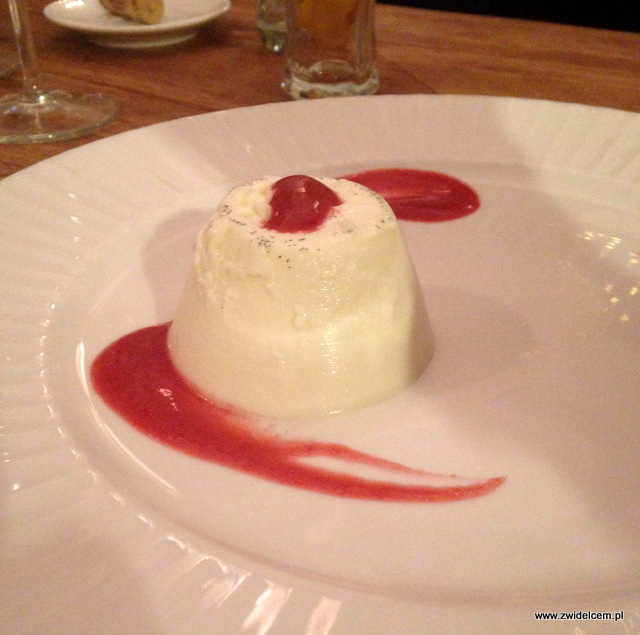 Kraków - La Grande Mamma - panna cotta z sosem malinowym