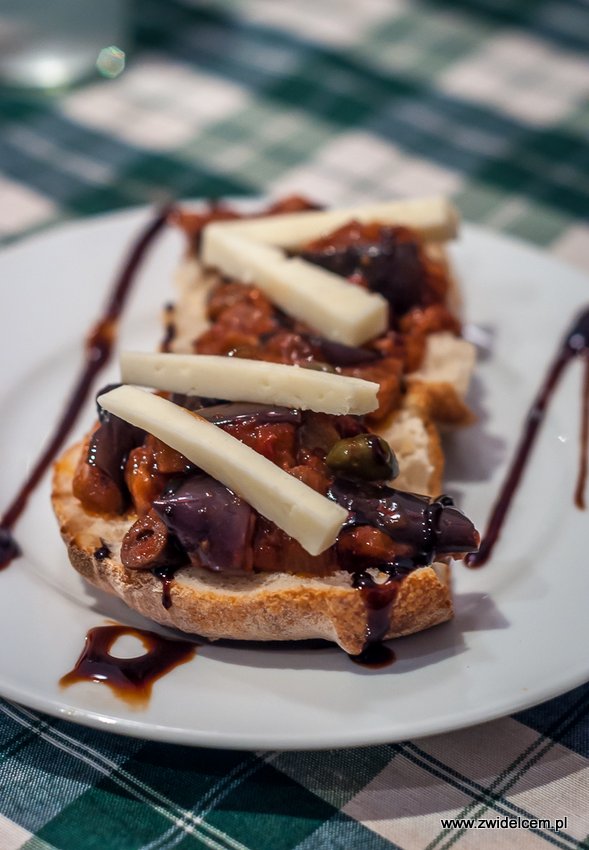 Kraków - Al Vecchio Forno - bruschetta z caponatą i serem owczym pecorino "Ballu Tondu"