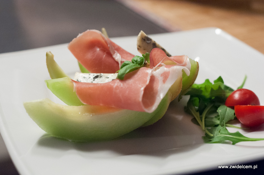 Kraków - Malecon - Melon z szynką parmeńską, serem pleśniowym i winogronem