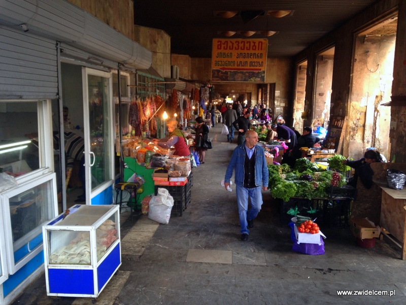 Gruzja - Tbilisi - Dezerters Bazaar - alejka