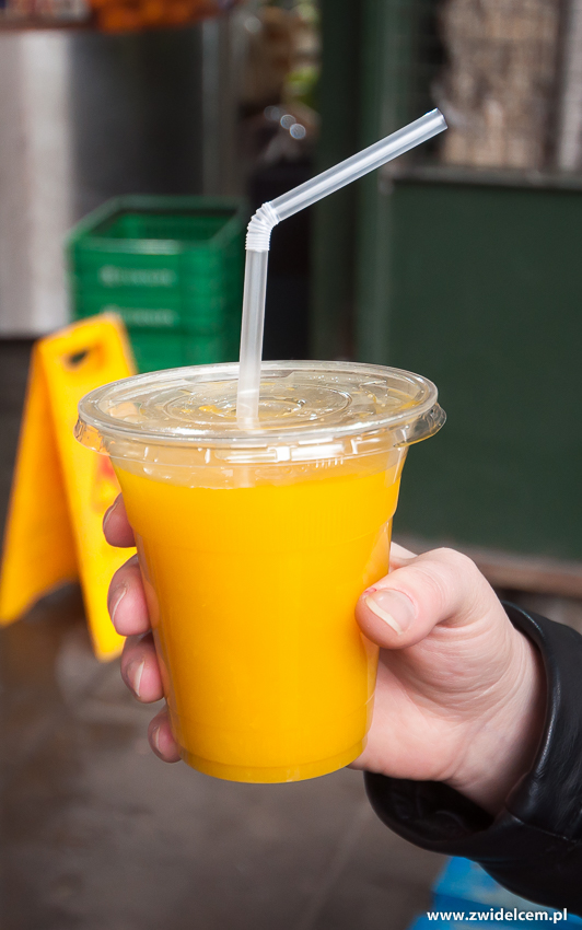 Londyn - London - Borough Market - mango orange drink