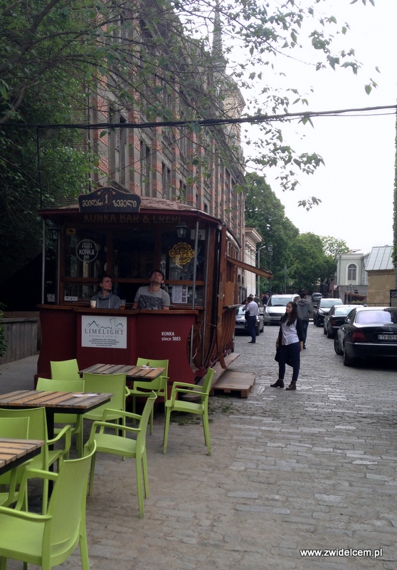 Gruzja - Tbilisi - bar z naleśnikami w tramwaju