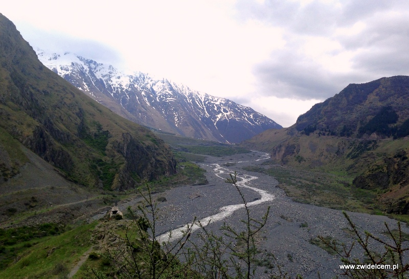 Gruzja - Kaukaz - dolina