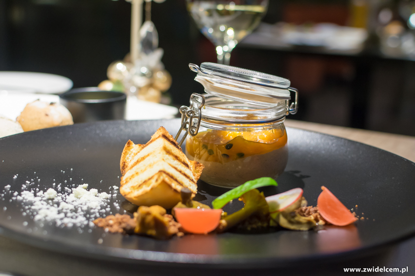 Kraków - Hotel Legend - Bistro Beta -Pate z wątróbki | Marakuja, Pomarańcza | Grzybki marynowane | Grzanka