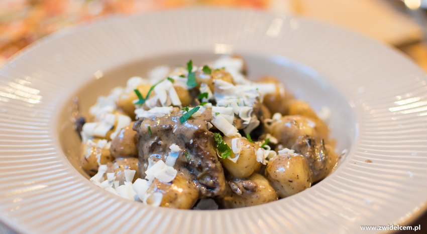 Kraków - Tytano- Strefa -gnocchi w sosie z grogonzoli z pieczoną wołowiną