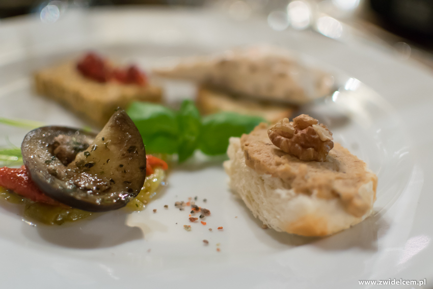 Kraków - Il Calzone - degustacja win gruzińskich - hummus i bakłażan