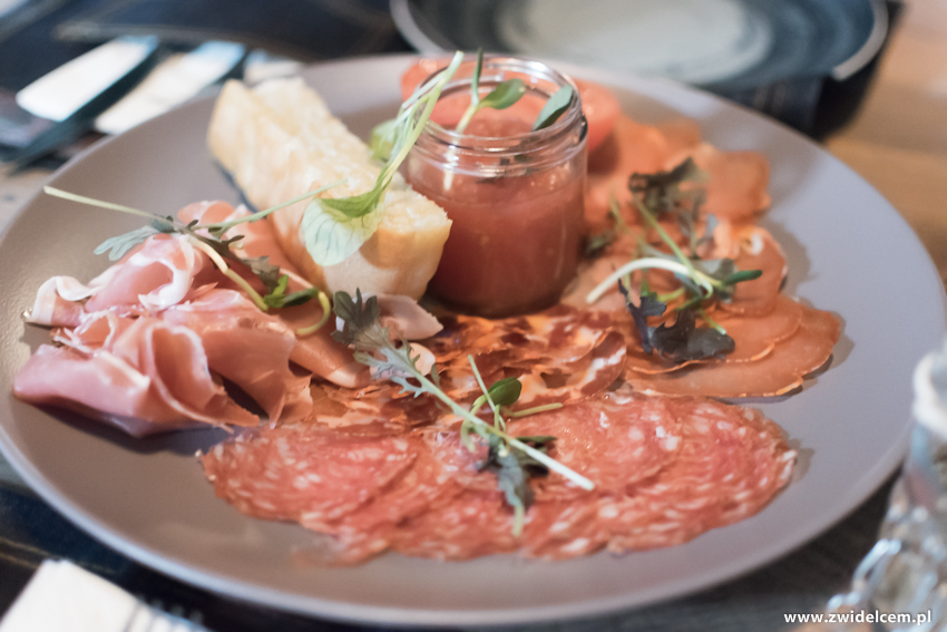 Kraków - Bistro Bene - talerz hiszpańskich wędlin