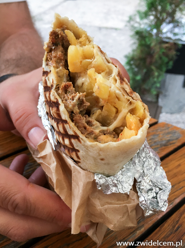 Kraków - Truckarnia - UR'Tacos - tortilla, jagnięcina, frytki, ser, sos algerienne
